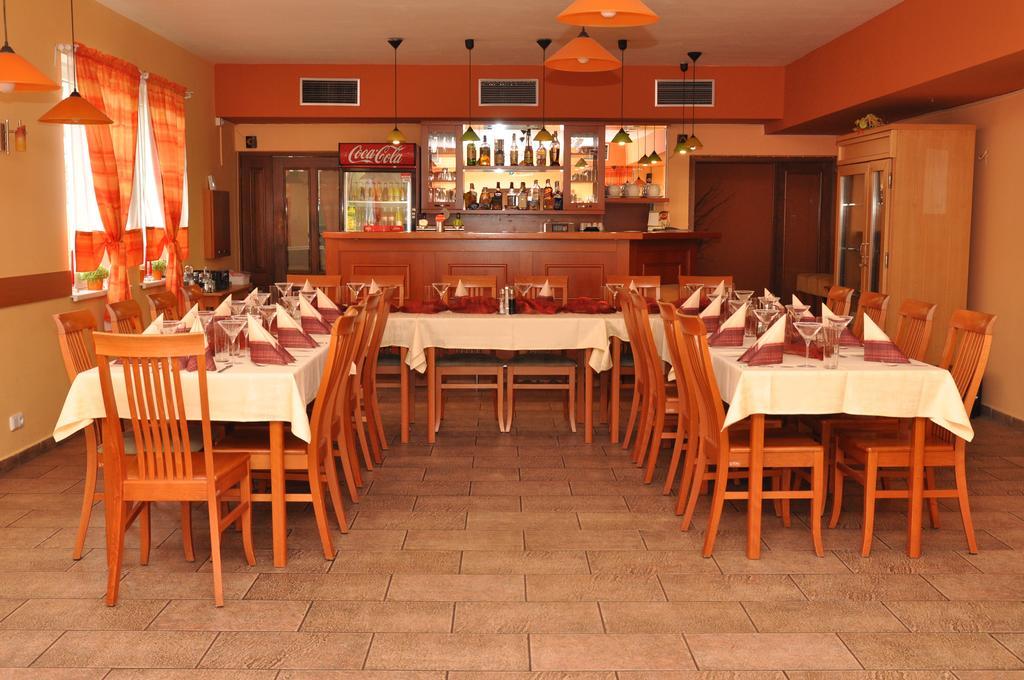 Pension & Restaurant Silma With Wellness Rychvald Luaran gambar