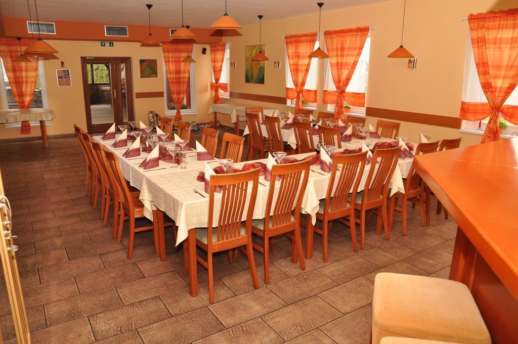 Pension & Restaurant Silma With Wellness Rychvald Luaran gambar