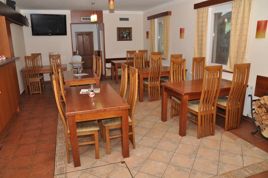 Pension & Restaurant Silma With Wellness Rychvald Luaran gambar