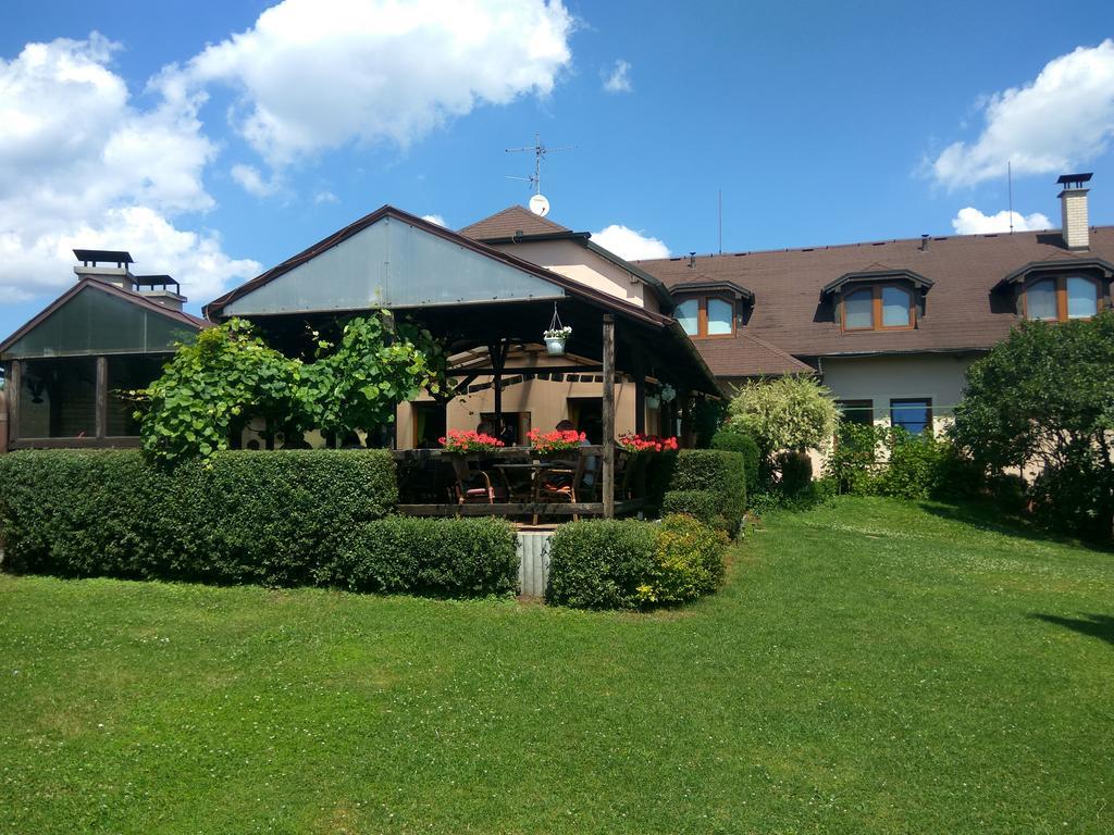 Pension & Restaurant Silma With Wellness Rychvald Luaran gambar