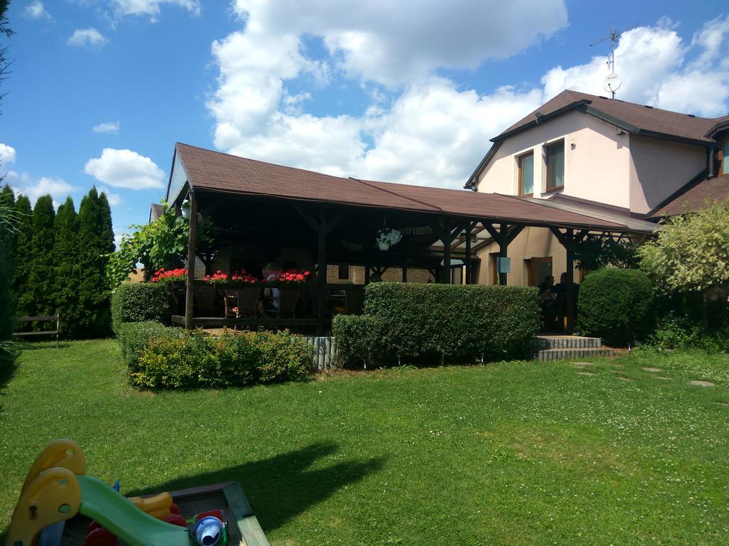 Pension & Restaurant Silma With Wellness Rychvald Luaran gambar